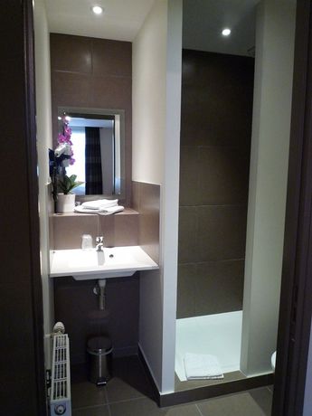 Imagen de la habitación del Hotel Des Ducs. Foto 7