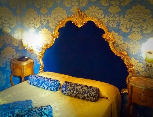 Imagen de la habitación del Hotel Des Epoques. Foto 3