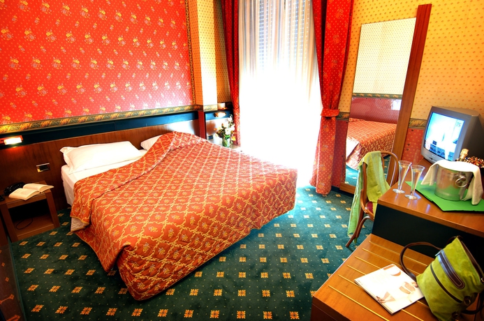 Imagen de la habitación del Hotel Des Etrangers. Foto 9