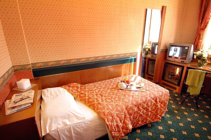 Imagen de la habitación del Hotel Des Etrangers. Foto 10