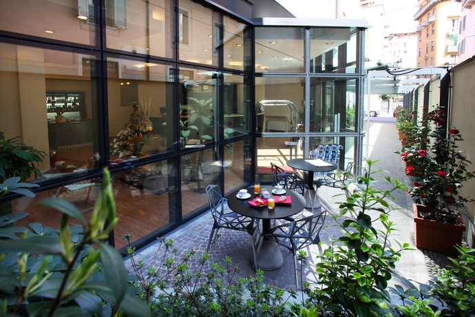 Imagen general del Hotel Des Etrangers. Foto 4