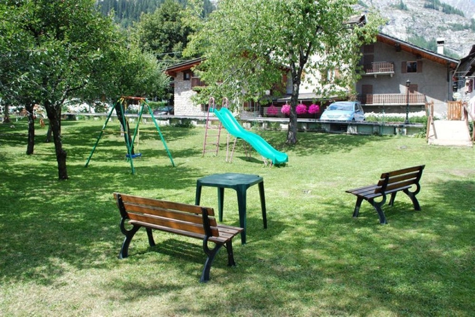 Imagen de los exteriores del Hotel Des Glaciers. Foto 4