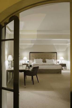 Imagen de la habitación del Hotel Des Gouverneurs. Foto 11