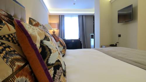 Imagen de la habitación del Hotel Des Gouverneurs. Foto 12