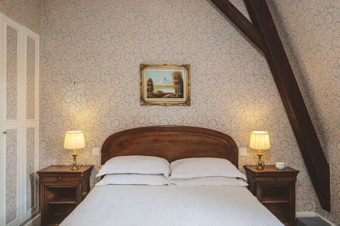 Imagen de la habitación del Hotel Des Grandes Ecoles. Foto 10
