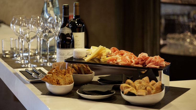 Imagen del bar/restaurante del Hotel Des Grands Voyageurs. Foto 3