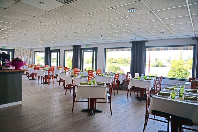 Imagen del bar/restaurante del Hotel Des Lacs. Foto 5