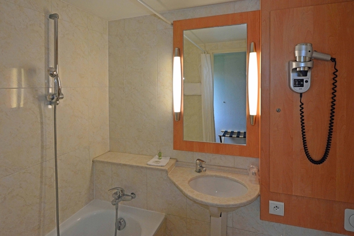 Imagen de la habitación del Hotel Des Lacs, VIRY CHATILLONS. Foto 11