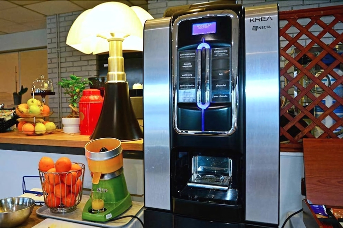 Imagen del bar/restaurante del Hotel Des Lacs, VIRY CHATILLONS. Foto 7