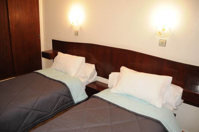 Imagen de la habitación del Hotel Des Lilas. Foto 2