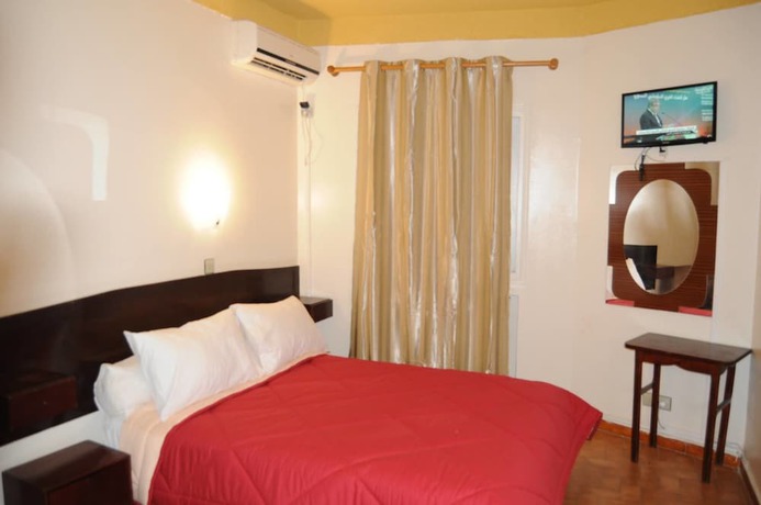 Imagen de la habitación del Hotel Des Lilas. Foto 6