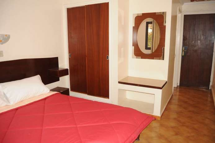 Imagen de la habitación del Hotel Des Lilas. Foto 7