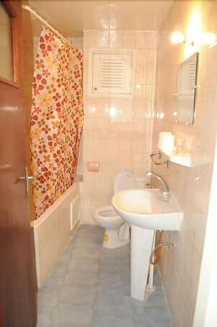 Imagen de la habitación del Hotel Des Lilas. Foto 15