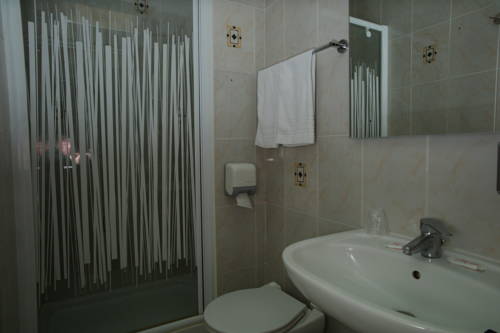Imagen de la habitación del Hotel Des Lys. Foto 6