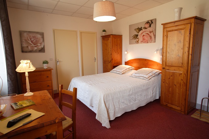 Imagen de la habitación del Hotel Des Marronniers. Foto 2