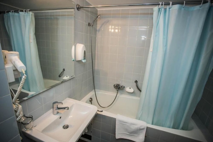 Imagen de la habitación del Hotel Des Masques. Foto 12