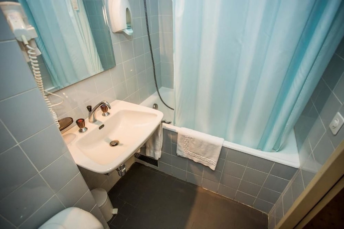 Imagen de la habitación del Hotel Des Masques. Foto 14