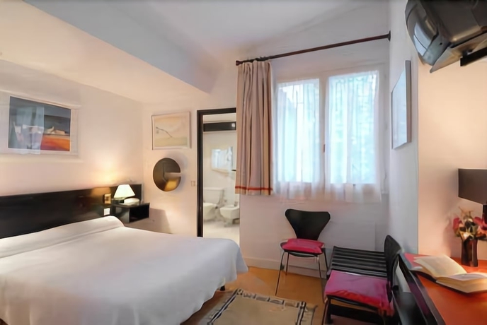 Imagen de la habitación del Hotel Des Mimosas. Foto 12
