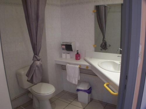 Imagen general del Hotel Des Oliviers, Chambonas. Foto 6