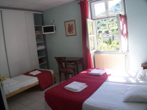 Imagen de la habitación del Hotel Des Oliviers, Chambonas. Foto 17