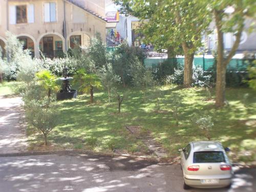 Imagen de la habitación del Hotel Des Oliviers, Chambonas. Foto 19