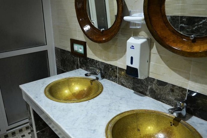 Imagen de la habitación del Hotel Des Oudaias. Foto 9