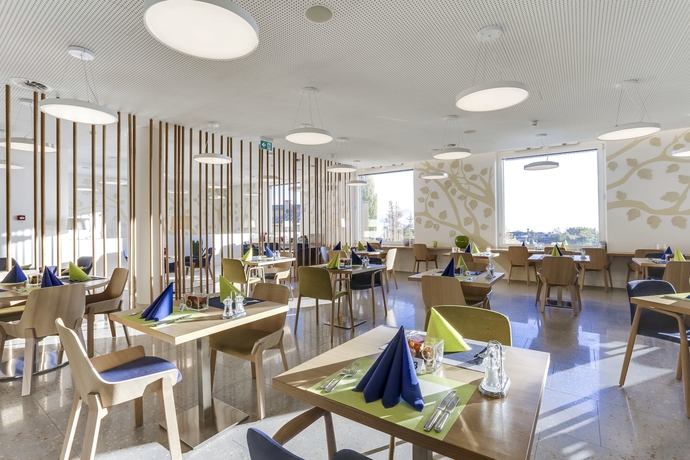 Imagen del bar/restaurante del Hotel Des Patients. Foto 4