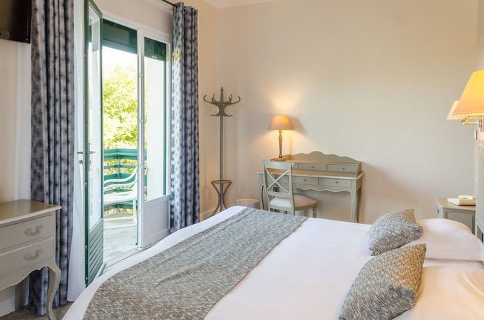 Imagen de la habitación del Hotel Des Pins. Foto 2