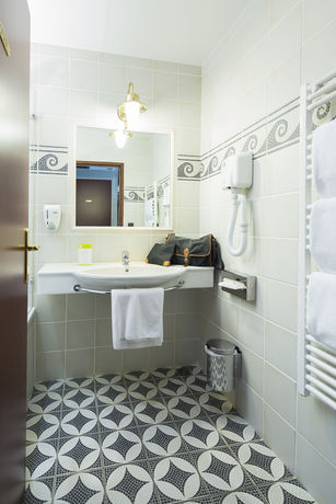 Imagen de la habitación del Hotel Des Pirates. Foto 9