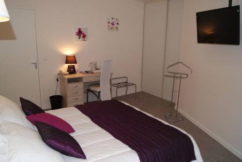 Imagen de la habitación del Hotel Des Platanes. Foto 4