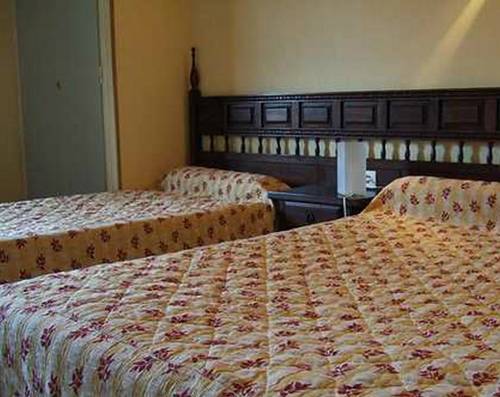 Imagen de la habitación del Hotel Des Pyrénées. Foto 8