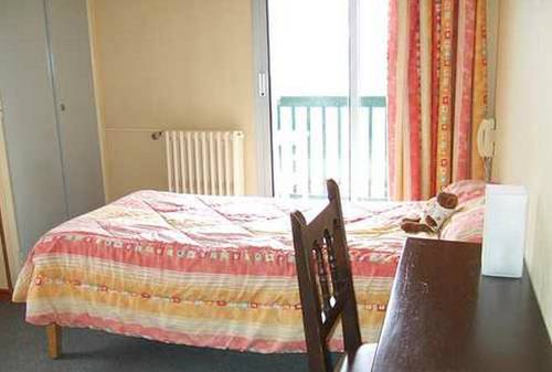 Imagen de la habitación del Hotel Des Pyrénées. Foto 9