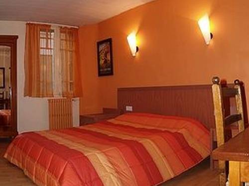 Imagen de la habitación del Hotel Des Pyrénées. Foto 11