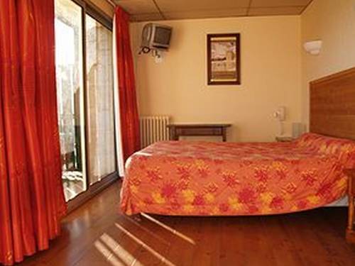 Imagen de la habitación del Hotel Des Pyrénées. Foto 12