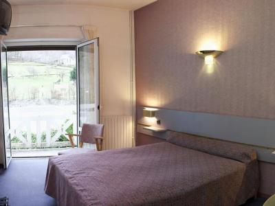 Imagen de la habitación del Hotel Des Pyrenees. Foto 4
