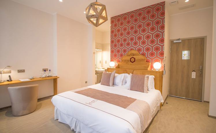 Imagen de la habitación del Hotel Des Quinconces. Foto 15