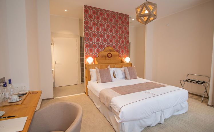 Imagen de la habitación del Hotel Des Quinconces. Foto 16