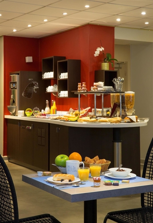 Imagen del bar/restaurante del Hotel Des Reignaux. Foto 2