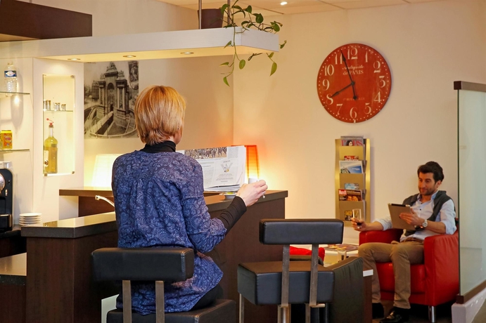 Imagen del bar/restaurante del Hotel Des Reignaux. Foto 4