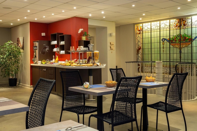 Imagen del bar/restaurante del Hotel Des Reignaux. Foto 5