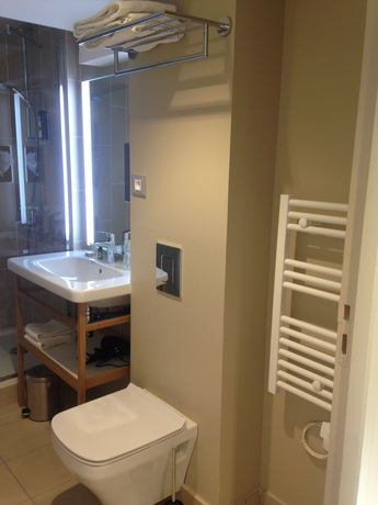 Imagen de la habitación del Hotel Des Remparts, Lyon. Foto 10