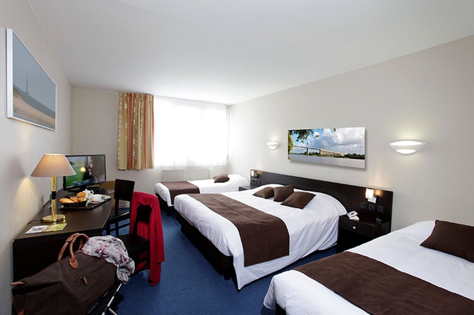 Imagen de la habitación del Hotel Des Remparts, Rochefort. Foto 9