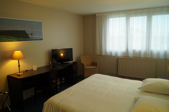 Imagen de la habitación del Hotel Des Remparts, Rochefort. Foto 13