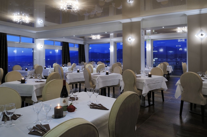 Imagen del bar/restaurante del Hotel Des Roches, SARTENE. Foto 4
