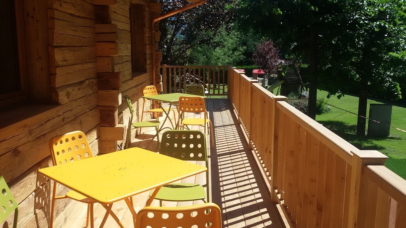 Imagen de los exteriores del Hotel Des Roses, Antey-Saint-Andre. Foto 17