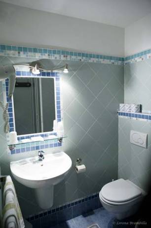 Imagen de la habitación del Hotel Des Roses, Saint-Pierre. Foto 13