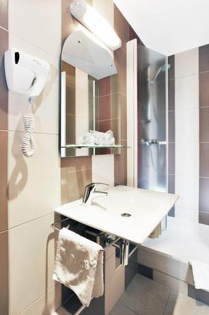 Imagen de la habitación del Hotel Des Roys. Foto 7