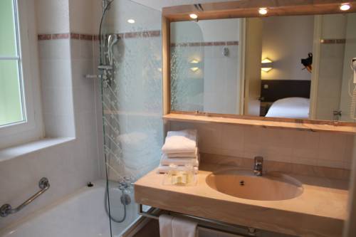 Imagen de la habitación del Hotel Des Thermes. Foto 5