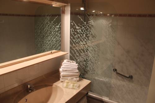 Imagen de la habitación del Hotel Des Thermes. Foto 8
