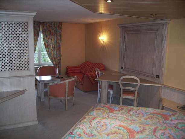 Imagen de la habitación del Hotel Des Vosges, La Petite Pierre. Foto 8